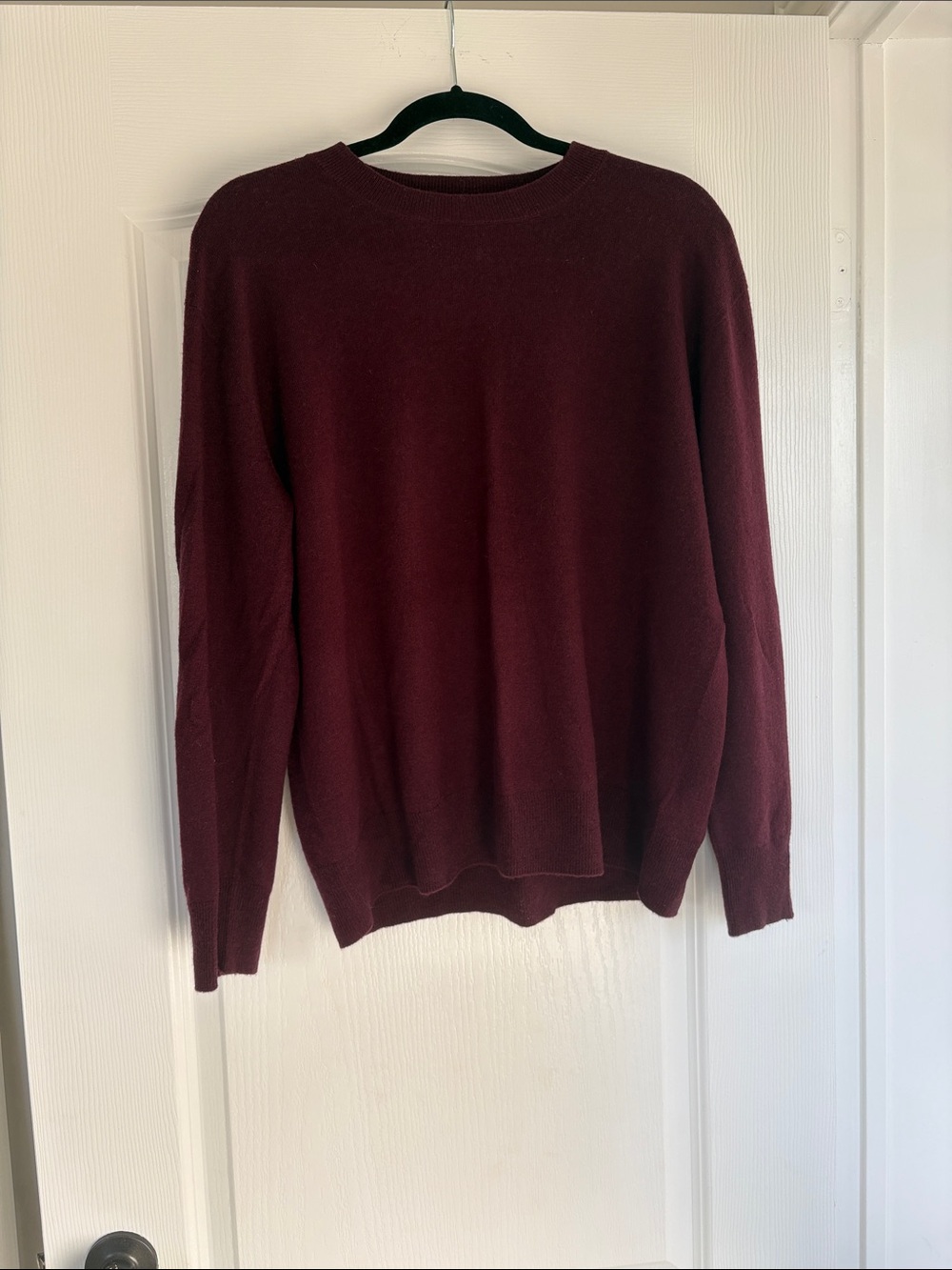 Zara Women's Crewneck Sweater in Wine